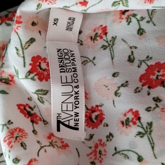 7th Avenue by NY & Co blouse XS floral open shoulder pink white top flowy - Picture 4 of 7